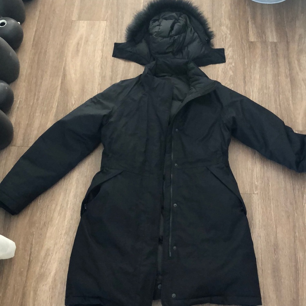 Black north face winter coat